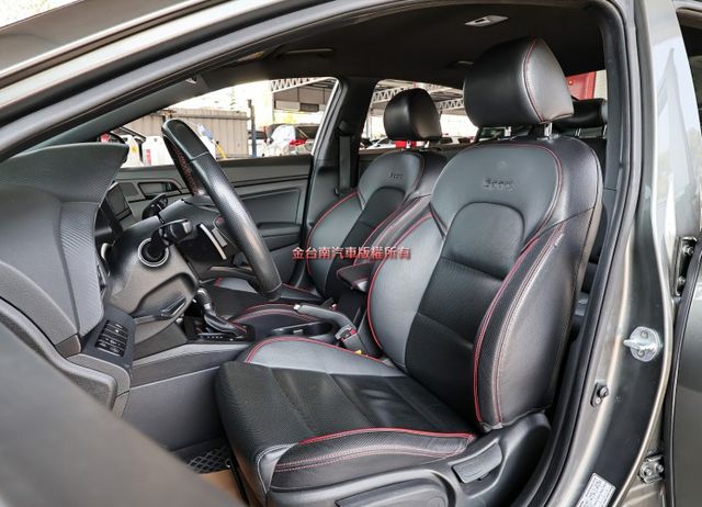 Sport版✓204匹馬力✓20年式✓AEB✓車道維持✓跑車椅✓雙區恆溫✓TCS✓全車原鈑件✓六安✓可全貸  第11張相片