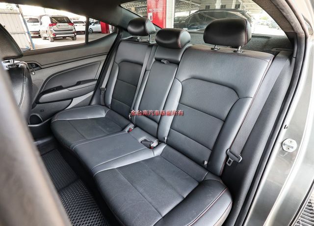 Sport版✓204匹馬力✓20年式✓AEB✓車道維持✓跑車椅✓雙區恆溫✓TCS✓全車原鈑件✓六安✓可全貸  第12張相片