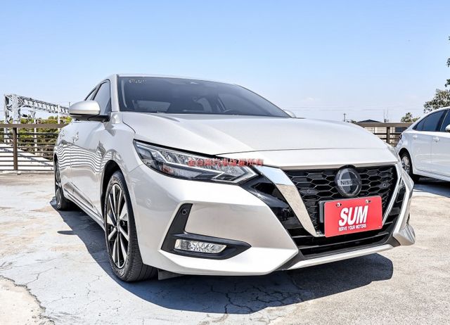 尊爵智駕版✓23年式✓只跑2.1萬✓全車原板件如新✓遙控啟動✓環景✓ACC✓AEB✓車道偏離✓車載系統✓可全貸  第3張相片