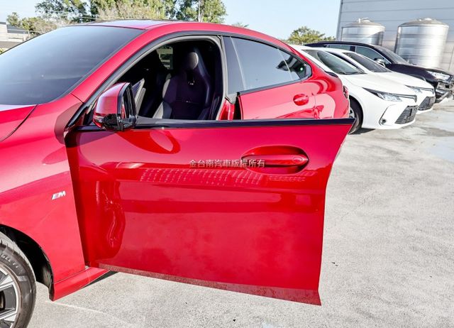 豪華四門轎跑M版✓現省39萬✓一手車✓原鈑件✓5AU安全輔助✓自動停車✓記憶椅✓雙電動椅✓環景✓夜色套件✓擾流尾翼✓  第9張相片