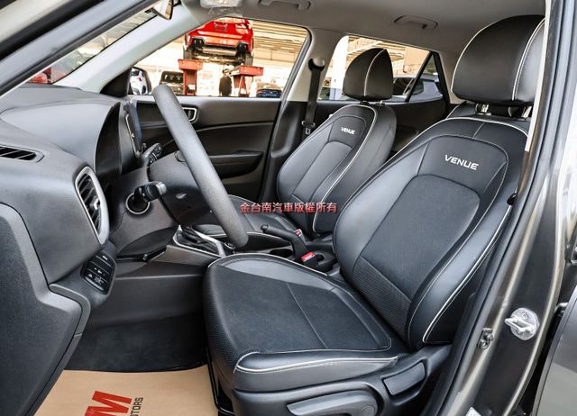 22年式12月出廠領牌✓一手車少跑✓原廠保養✓全車原板件✓原廠影音✓TCS✓ABS✓全車六安✓可全貸✓不用殺價就很便宜✓  第10張相片