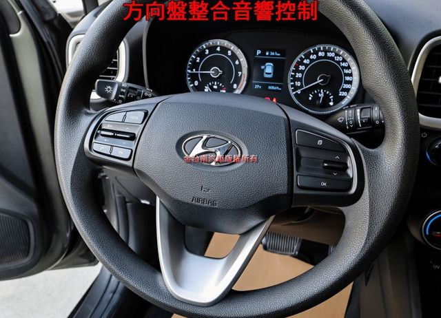 22年式12月出廠領牌✓一手車少跑✓原廠保養✓全車原板件✓原廠影音✓TCS✓ABS✓全車六安✓可全貸✓不用殺價就很便宜✓  第14張相片