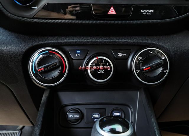 22年式12月出廠領牌✓一手車少跑✓原廠保養✓全車原板件✓原廠影音✓TCS✓ABS✓全車六安✓可全貸✓不用殺價就很便宜✓  第17張相片
