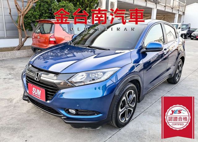 S頂級版✓只跑3.8萬✓原廠保養✓閃蝶藍配色✓LED頭燈✓原廠影音✓NAVI✓倒車顯影✓可全貸✓  第1張相片