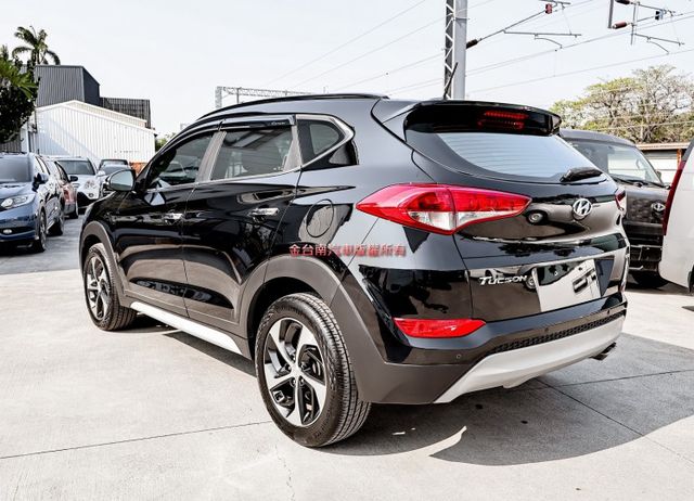 柴油菁英版✓全車原鈑件✓全景天窗✓電動椅✓恆溫✓iKEY✓定速✓TCS✓ABS✓六安✓LED頭燈✓里程保證✓  第2張相片