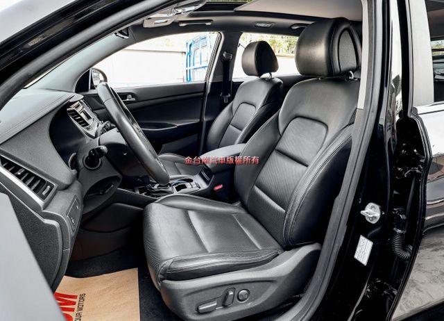 柴油菁英版✓全車原鈑件✓全景天窗✓電動椅✓恆溫✓iKEY✓定速✓TCS✓ABS✓六安✓LED頭燈✓里程保證✓  第7張相片