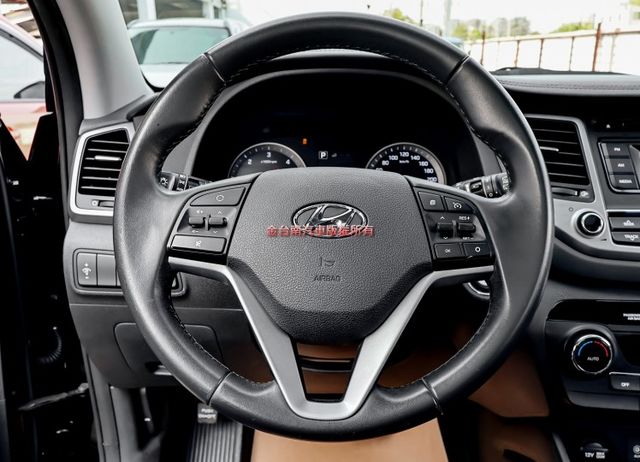 柴油菁英版✓全車原鈑件✓全景天窗✓電動椅✓恆溫✓iKEY✓定速✓TCS✓ABS✓六安✓LED頭燈✓里程保證✓  第12張相片