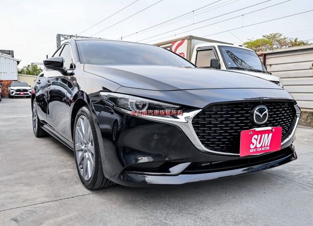 Signature頂級版✓24年式24年領牌✓一手只跑八千✓記憶椅✓HUD✓LV2✓環景✓BOSE音響✓原板件✓可全貸✓  第3張相片