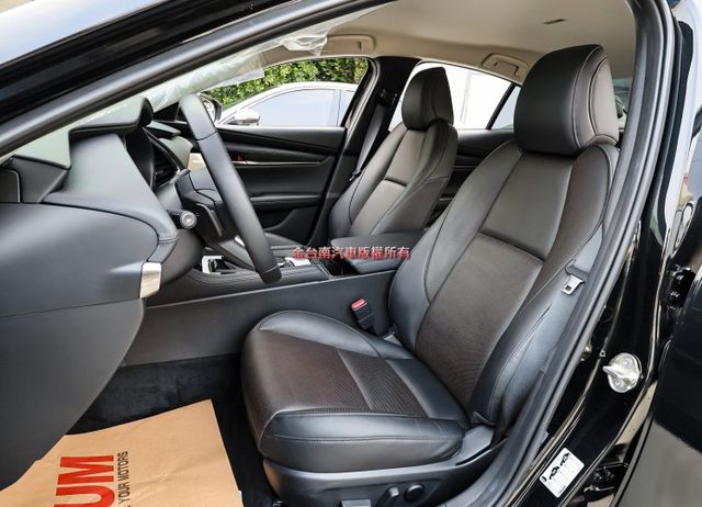 Signature頂級版✓24年式24年領牌✓一手只跑八千✓記憶椅✓HUD✓LV2✓環景✓BOSE音響✓原板件✓可全貸✓  第8張相片