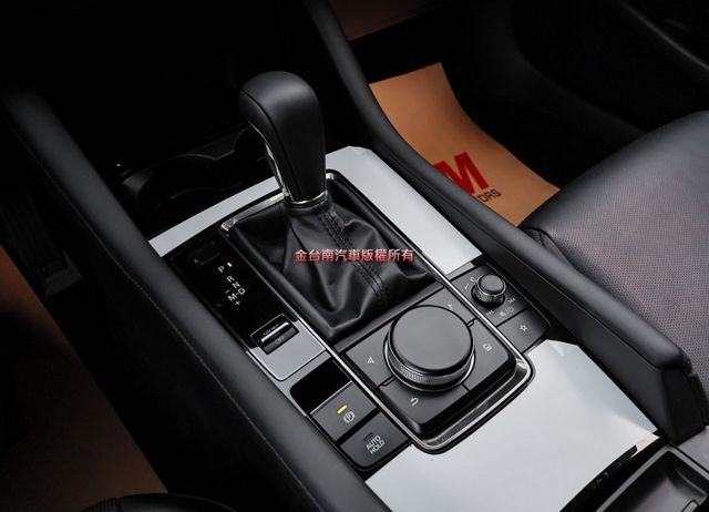 Signature頂級版✓24年式24年領牌✓一手只跑八千✓記憶椅✓HUD✓LV2✓環景✓BOSE音響✓原板件✓可全貸✓  第18張相片
