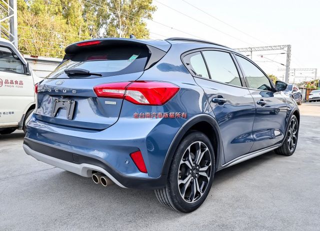 ACTIVE任性版✓電動椅✓HUD✓原廠NAVI✓LV2安全輔助✓182匹馬力✓原廠保養✓車況超好✓可全貸✓  第2張相片