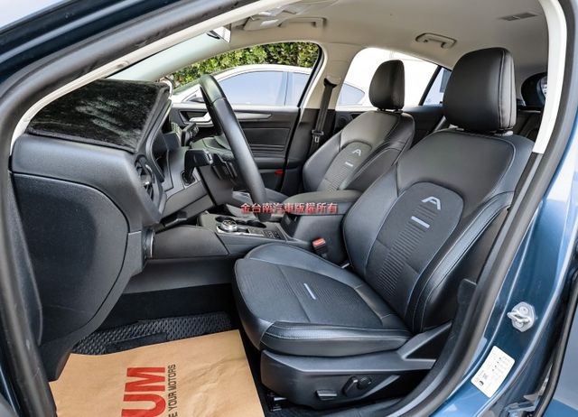 ACTIVE任性版✓電動椅✓HUD✓原廠NAVI✓LV2安全輔助✓182匹馬力✓原廠保養✓車況超好✓可全貸✓  第8張相片