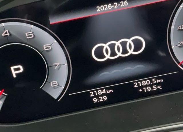 一手25年領牌✓只跑2千✓全車原板件✓雙電動椅✓環景✓衛星導航✓LV2✓19吋鋁圈✓可全貸✓不用殺價就很便宜✓  第3張相片