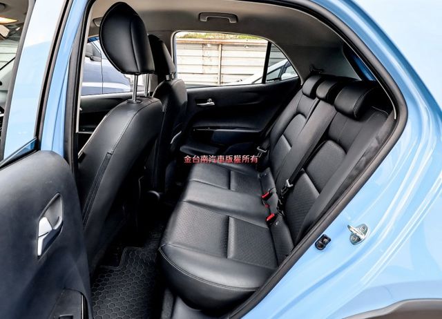 X-LINE✓19年式✓19年領牌✓只跑4.9萬✓原廠保養✓原鈑件✓恆溫✓iKEY✓盲點✓AEB✓衛星導航✓七安✓  第8張相片