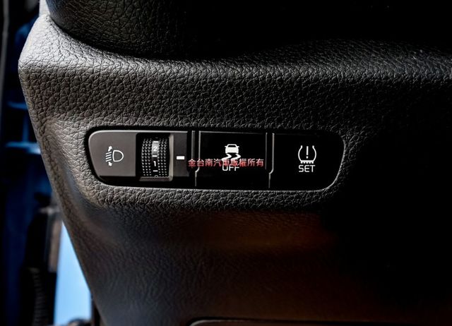 X-LINE✓19年式✓19年領牌✓只跑4.9萬✓原廠保養✓原鈑件✓恆溫✓iKEY✓盲點✓AEB✓衛星導航✓七安✓  第10張相片