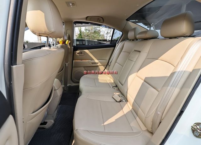 ✓輪胎剛換新✓只跑7.7萬✓全車原鈑件✓電動椅✓天窗✓安卓影音✓恆溫空調✓可全貸✓不用殺價就很便宜✓  第8張相片