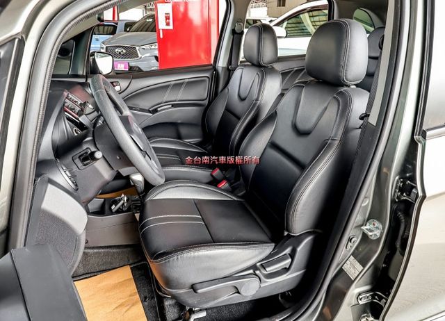 24年式✓23/12出廠✓最高輕鬆版✓一手車✓只跑1.5萬✓原鈑件✓iKEY✓電動尾門✓恆溫✓影音✓原廠保養及保固中✓  第7張相片