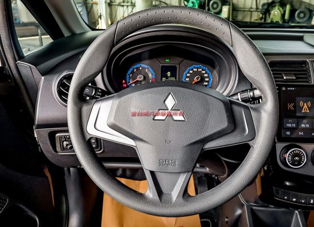 24年式✓23/12出廠✓最高輕鬆版✓一手車✓只跑1.5萬✓原鈑件✓iKEY✓電動尾門✓恆溫✓影音✓原廠保養及保固中✓  第11張相片