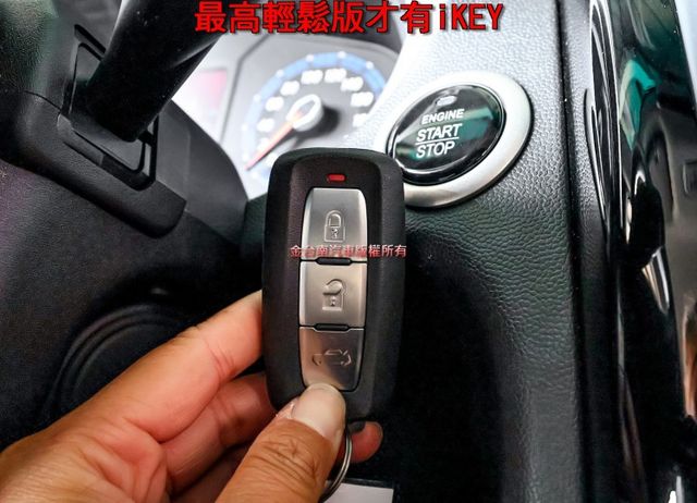 24年式✓23/12出廠✓最高輕鬆版✓一手車✓只跑1.5萬✓原鈑件✓iKEY✓電動尾門✓恆溫✓影音✓原廠保養及保固中✓  第14張相片