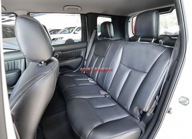 旗艦版✓一手車✓原鈑件✓iKEY✓安卓機✓恆溫✓盲點✓ABS✓雙安✓抬頭顯示器✓電折後視鏡✓里程保證✓可全貸✓  第10張相片