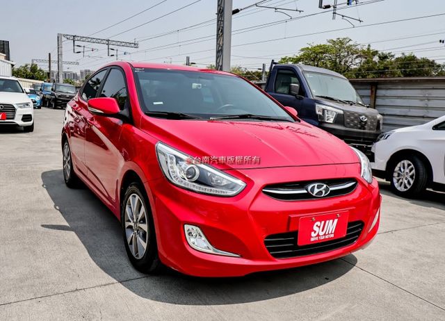 17年式✓旗艦版✓iKEY✓恆溫✓倒車顯影✓只跑6.3萬✓全車原板件✓代步通勤好選擇✓可全貸✓不用殺價就很便宜✓  第5張相片