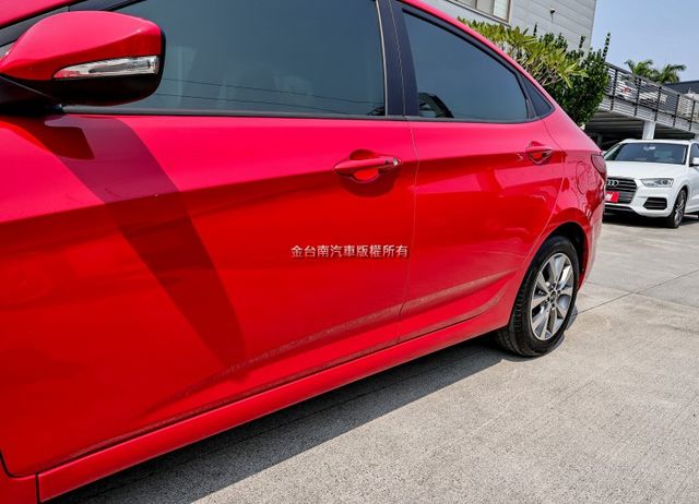 17年式✓旗艦版✓iKEY✓恆溫✓倒車顯影✓只跑6.3萬✓全車原板件✓代步通勤好選擇✓可全貸✓不用殺價就很便宜✓  第9張相片