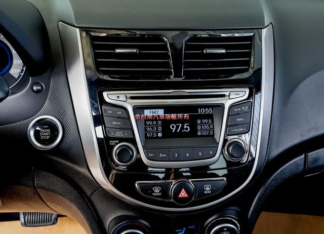 17年式✓旗艦版✓iKEY✓恆溫✓倒車顯影✓只跑6.3萬✓全車原板件✓代步通勤好選擇✓可全貸✓不用殺價就很便宜✓  第18張相片