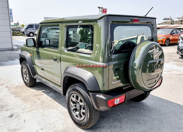 9月出廠10月領牌✓一手只跑1.7萬✓全車原板件✓4WD✓原廠影音✓車載系統✓恆溫✓可全貸✓不用殺價就很便宜✓  第2張相片