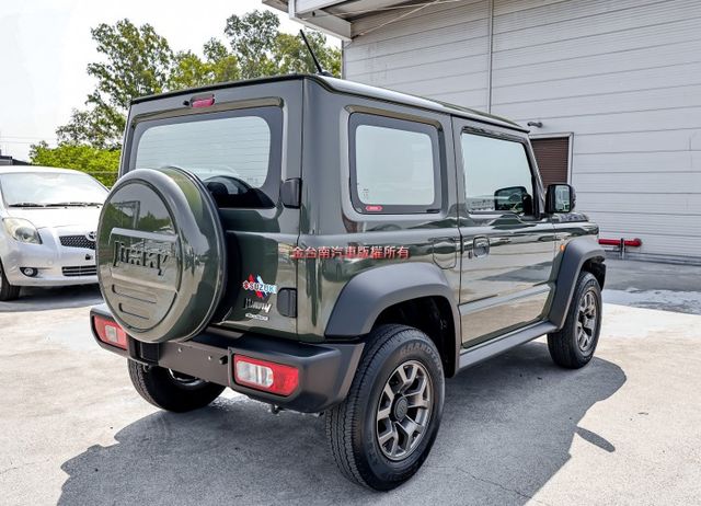 9月出廠10月領牌✓一手只跑1.7萬✓全車原板件✓4WD✓原廠影音✓車載系統✓恆溫✓可全貸✓不用殺價就很便宜✓  第4張相片