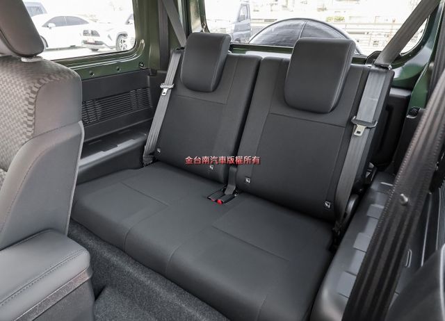 9月出廠10月領牌✓一手只跑1.7萬✓全車原板件✓4WD✓原廠影音✓車載系統✓恆溫✓可全貸✓不用殺價就很便宜✓  第10張相片