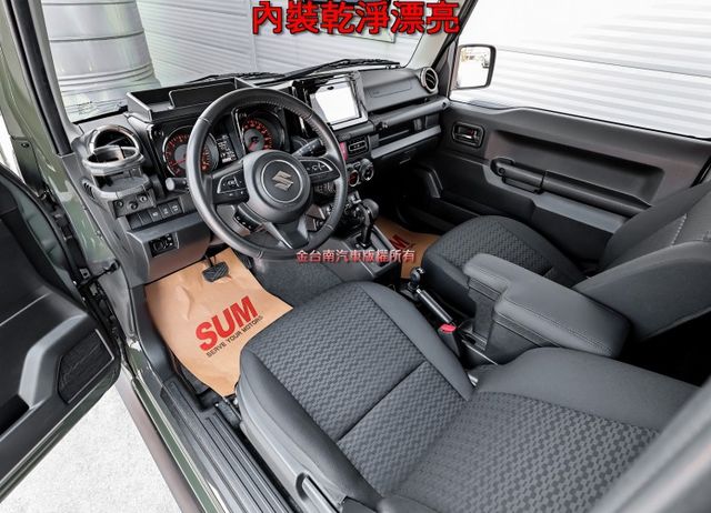 9月出廠10月領牌✓一手只跑1.7萬✓全車原板件✓4WD✓原廠影音✓車載系統✓恆溫✓可全貸✓不用殺價就很便宜✓  第11張相片