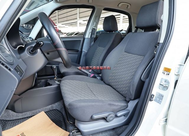 iKEY✓恆溫✓全車原鈑件✓少跑✓里程保證✓車況超好✓全車六安✓可全貸✓代步通勤好選擇✓  第8張相片