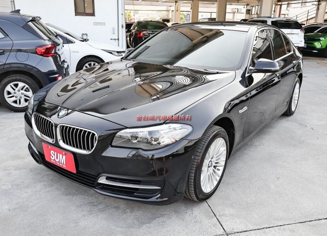 17年式✓總代理✓只跑5.3萬✓雙電動椅✓電動尾門✓衛星導航✓倒車顯影✓iKEY✓車況超好✓可全貸✓不用殺價就很便宜✓  第1張相片