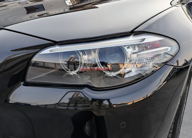 17年式✓總代理✓只跑5.3萬✓雙電動椅✓電動尾門✓衛星導航✓倒車顯影✓iKEY✓車況超好✓可全貸✓不用殺價就很便宜✓  第5張相片
