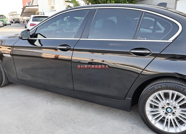 17年式✓總代理✓只跑5.3萬✓雙電動椅✓電動尾門✓衛星導航✓倒車顯影✓iKEY✓車況超好✓可全貸✓不用殺價就很便宜✓  第7張相片