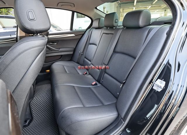 17年式✓總代理✓只跑5.3萬✓雙電動椅✓電動尾門✓衛星導航✓倒車顯影✓iKEY✓車況超好✓可全貸✓不用殺價就很便宜✓  第10張相片