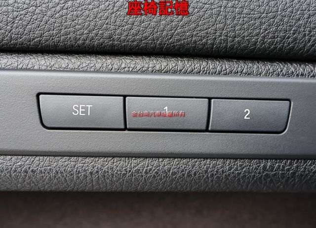 17年式✓總代理✓只跑5.3萬✓雙電動椅✓電動尾門✓衛星導航✓倒車顯影✓iKEY✓車況超好✓可全貸✓不用殺價就很便宜✓  第12張相片