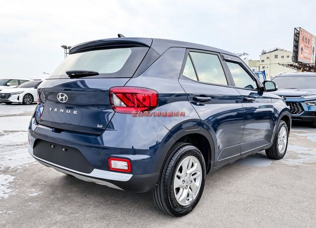 一手車✓只跑6.3萬✓全車原板件✓車況超好✓代步通勤好選擇✓原廠影音✓全車六安✓TCS✓可全貸✓不用殺價就很便宜✓  第4張相片