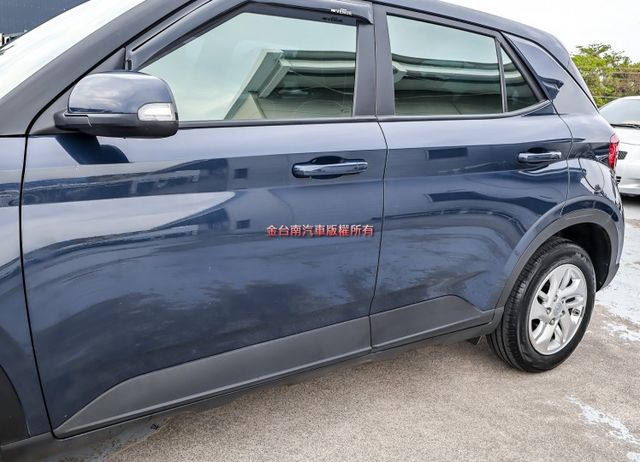 一手車✓只跑6.3萬✓全車原板件✓車況超好✓代步通勤好選擇✓原廠影音✓全車六安✓TCS✓可全貸✓不用殺價就很便宜✓  第8張相片