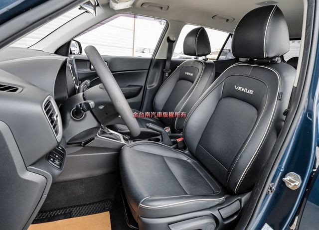 一手車✓只跑6.3萬✓全車原板件✓車況超好✓代步通勤好選擇✓原廠影音✓全車六安✓TCS✓可全貸✓不用殺價就很便宜✓  第10張相片