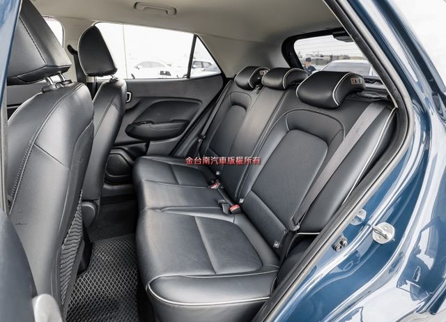 一手車✓只跑6.3萬✓全車原板件✓車況超好✓代步通勤好選擇✓原廠影音✓全車六安✓TCS✓可全貸✓不用殺價就很便宜✓  第11張相片