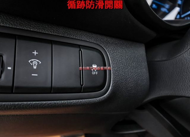 一手車✓只跑6.3萬✓全車原板件✓車況超好✓代步通勤好選擇✓原廠影音✓全車六安✓TCS✓可全貸✓不用殺價就很便宜✓  第13張相片