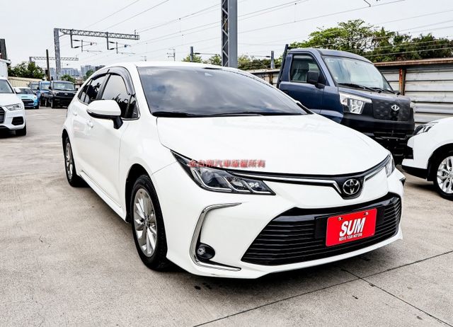 尊爵版✓一手車✓只跑3.7萬✓原鈑件✓原廠保養✓盲點✓iKEY✓恆溫✓九安✓ACC✓AEB✓車道維持✓  第4張相片