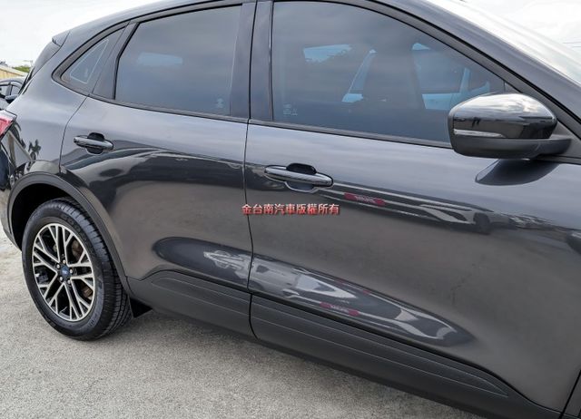 一手只跑4千✓全車原板件✓車況超好✓電動椅✓LV2安全輔助✓1.5渦輪✓車載系統✓可全貸✓不用殺價就很便宜✓  第6張相片