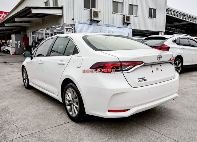 國民神車✓一手車✓只跑5.9萬✓全車原鈑件✓ACC✓AEB✓車道維持✓恆溫✓九安✓里程保證✓可全貸!  第2張相片