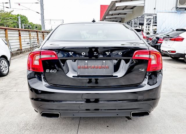 17/11出廠-18/1領✓一手車✓只跑12.2萬✓原鈑件✓ACC✓AEB✓車道偏離✓盲點✓記憶椅✓雙區恆溫✓可全貸✓  第3張相片