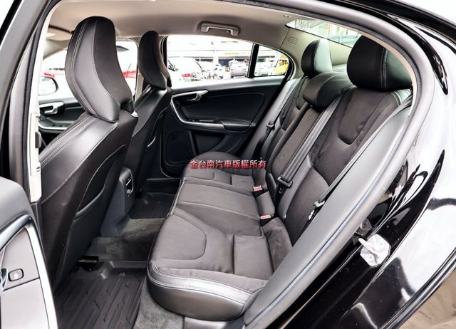 17/11出廠-18/1領✓一手車✓只跑12.2萬✓原鈑件✓ACC✓AEB✓車道偏離✓盲點✓記憶椅✓雙區恆溫✓可全貸✓  第9張相片