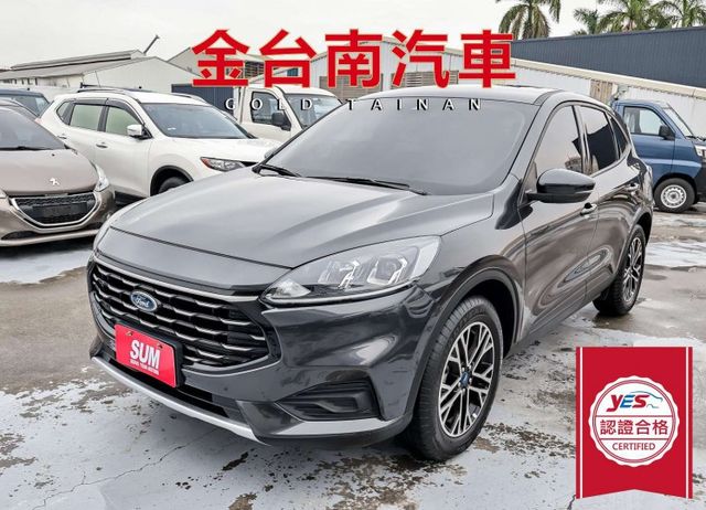 一手車✓只跑8千✓電動椅✓ACC✓AEB✓車道維持✓雙區恆溫✓車載系統✓可全貸✓不用殺價就很便宜✓  第1張相片