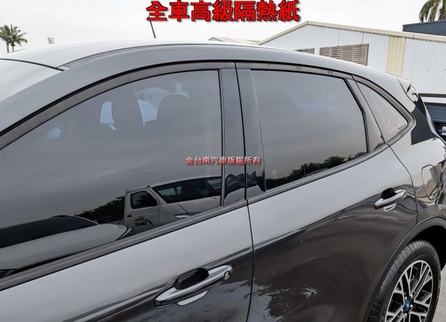 一手車✓只跑8千✓電動椅✓ACC✓AEB✓車道維持✓雙區恆溫✓車載系統✓可全貸✓不用殺價就很便宜✓  第7張相片