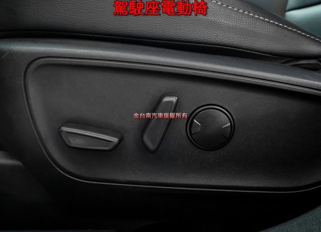 一手車✓只跑8千✓電動椅✓ACC✓AEB✓車道維持✓雙區恆溫✓車載系統✓可全貸✓不用殺價就很便宜✓  第11張相片